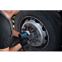 Аккумуляторный ударный гайковерт Bosch GDS 18V-1050 H 06019J8502